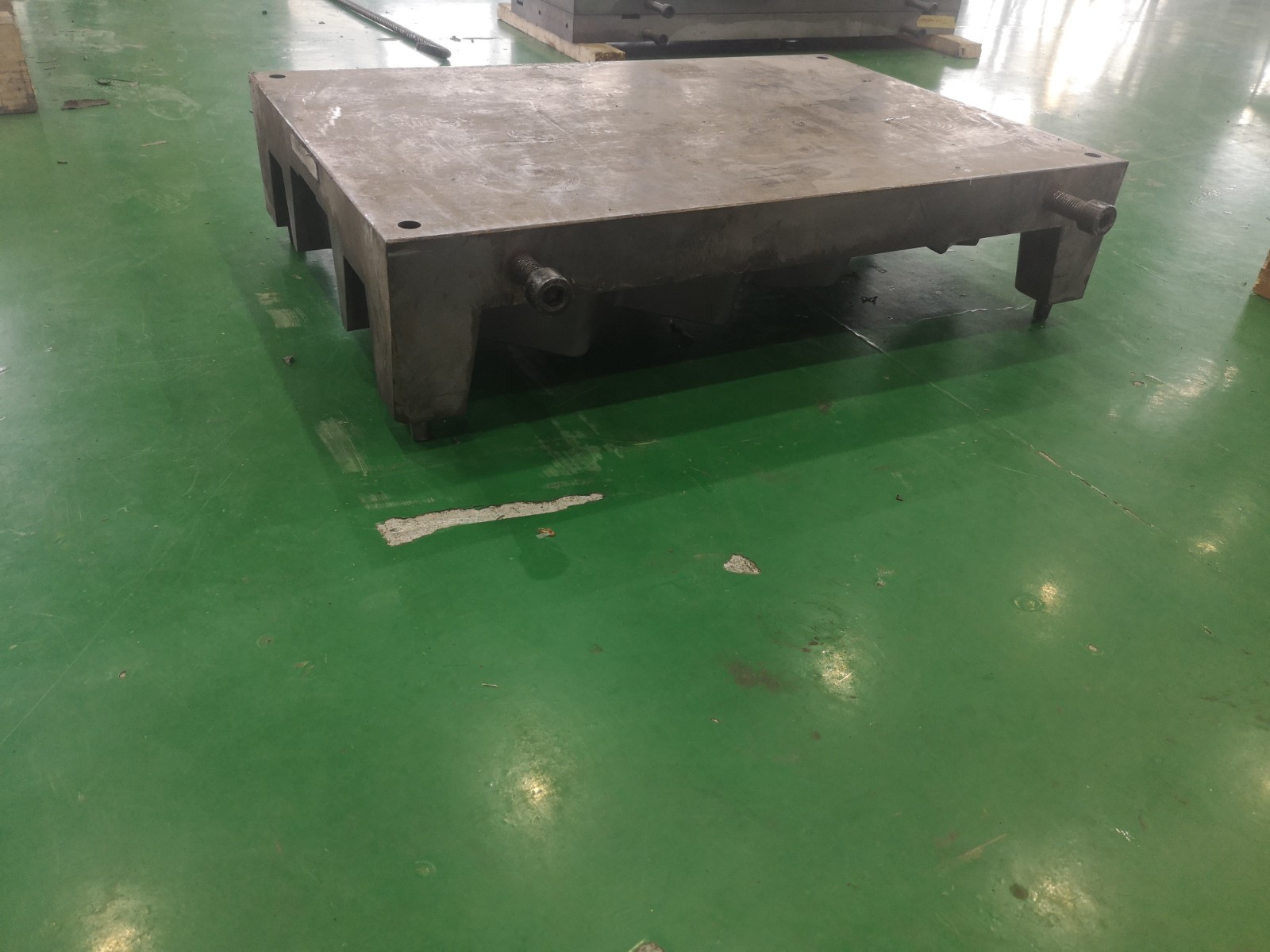 航天模具翻转机：现代航天工业中的关键设备