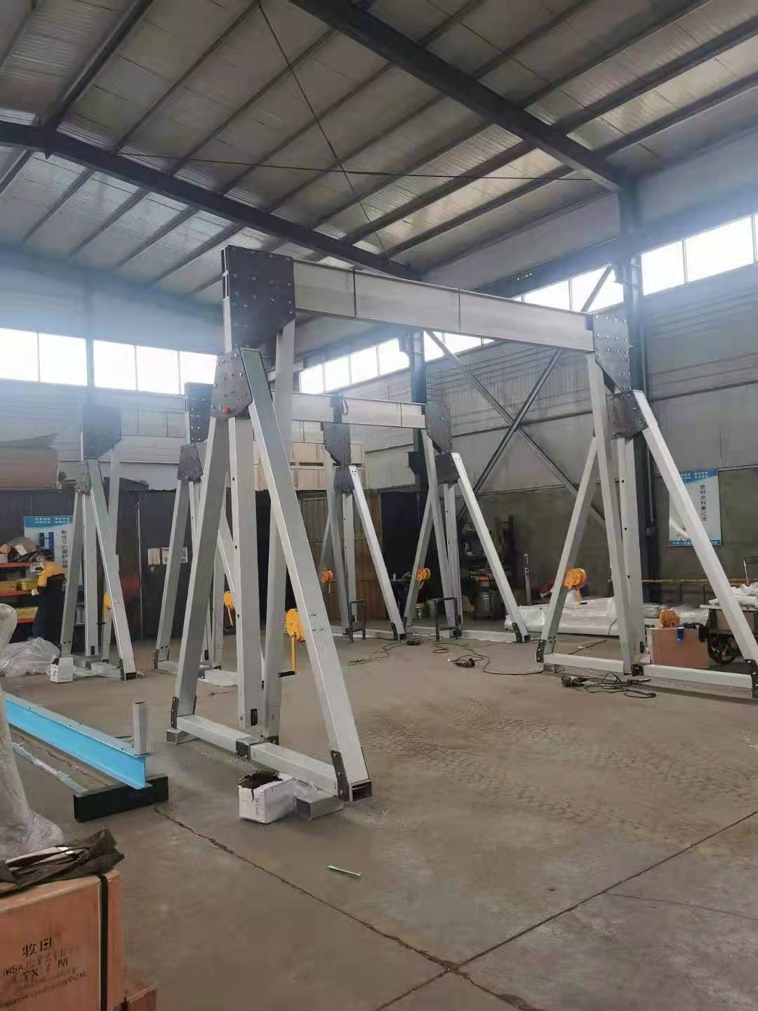 实验室可移动龙门吊在不同行业的应用案例